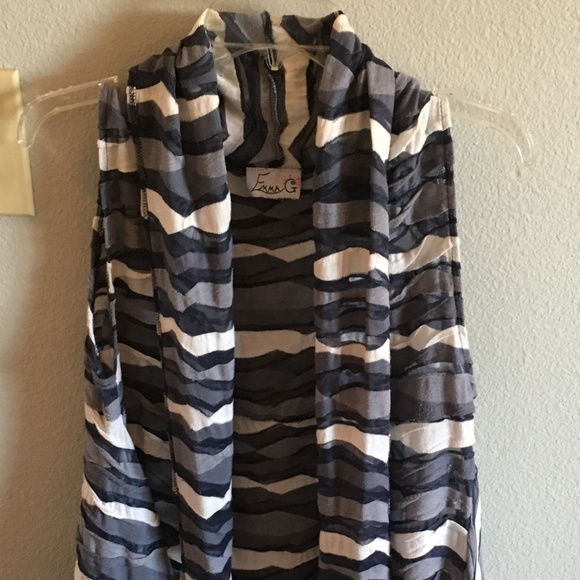 Cutest Cardigan by Emma G 💗 - Picture 1 of 4